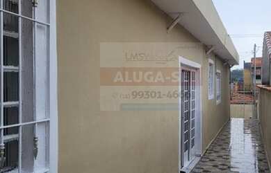 Imagem: A casa possui 2 Dormitórios, 1 Banheiro, 1 Vaga na garagem