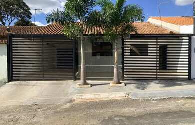 Imagem: A casa em condomínio possui 2 Dormitórios, 2 Banheiros, 3