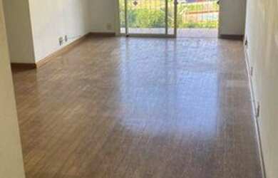 Imagem: O apartamento possui 3 Dormitórios, 1 Banheiro, 2 Vagas na