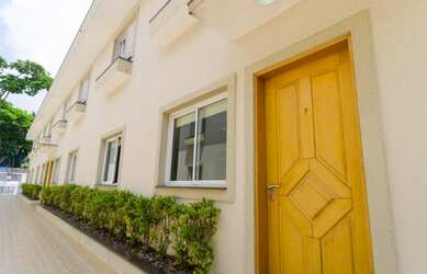 Imagem: A casa em condomínio possui 3 Dormitórios, 2 Banheiros, 3