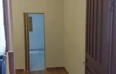 Imagem: A casa possui 1 Dormitório, 1 Banheiro e está localizado