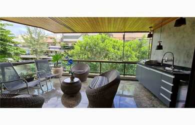 Imagem: O apartamento possui 3 Dormitórios, 4 Banheiros, 3 Vagas na