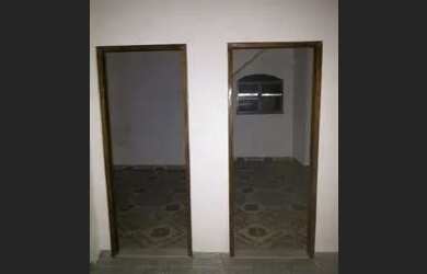 Imagem 2: Alugo casa. 300m² de Área, 2 Vagas na garageme2 Dormitórios