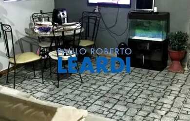 Imagem: A casa possui 4 Dormitórios, 2 Banheiros, 130m² de Área e