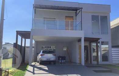 Imagem: A casa em condomínio possui 4 Dormitórios, 4 Banheiros, 4