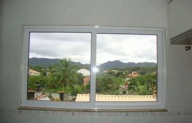 Imagem: A casa possui 4 Dormitórios, 4 Banheiros, 2 Vagas na garagem