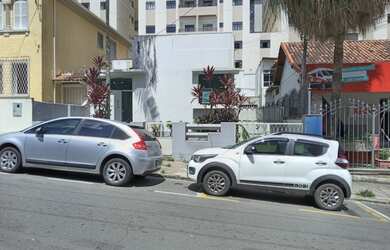 Imagem: A casa possui 5 Dormitórios, 1 Banheiro, 250m² de Área e