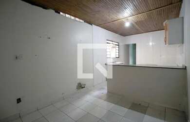 Imagem 2: Casa para Aluguel - Recreio dos Sorocabanos, 1 Quarto, 42 m2
