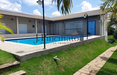 Imagem: A casa em condomínio possui 3 Dormitórios, 4 Banheiros, 5