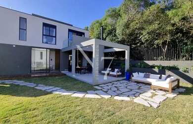 Imagem: A casa em condomínio possui 3 Dormitórios, 5 Banheiros, 3