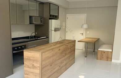 Imagem: O apartamento possui 1 Dormitório, 2 Banheiros, 2 Vagas na