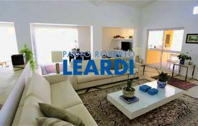 Imagem: A casa em condomínio possui 3 Dormitórios, 5 Banheiros, 5