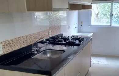 Imagem: O apartamento possui 2 Dormitórios, 1 Banheiro, 1 Vaga na garagem