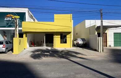 Imagem: O depósito possui 4 Vagas na garagem, 250m² de Área e está