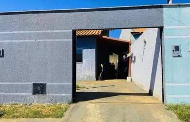 Imagem: A casa possui 2 Dormitórios, 1 Banheiro e está localizado