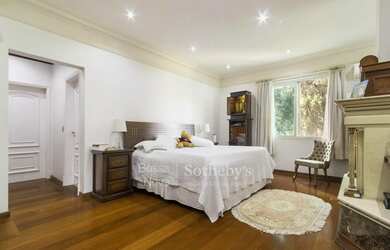 Imagem 11: Casa com amplos ambientes em condomínio fechado