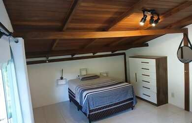 Imagem: O quarto possui Imóvel mobiliado e está localizado em Centro