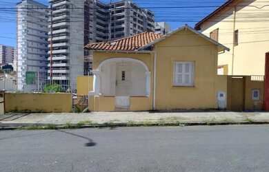 Imagem: A casa possui 3 Dormitórios, 3 Banheiros, 49m² de Área e