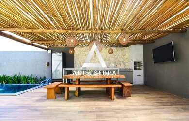 Imagem: A casa possui 4 Dormitórios, 4 Banheiros, 2 Vagas na garagem