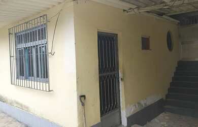 Imagem: A casa possui 1 Dormitório, 1 Banheiro e está localizado