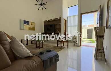 Imagem: A casa possui 3 Dormitórios, 3 Banheiros, 3 Vagas na garagem