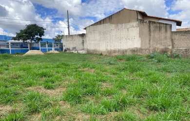 Imagem: O terreno possui 250m² de Área e está localizado em Loteamento