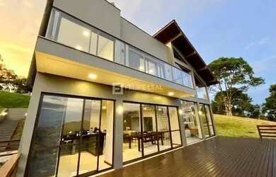 Imagem: A casa em condomínio possui 3 Dormitórios, 3 Banheiros, 2