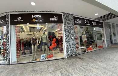 Imagem 2: Ponto Comercial a Venda na Meia Praia, 96m2