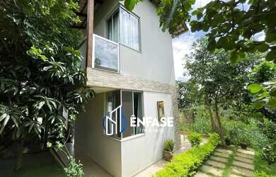 Imagem: A casa em condomínio possui 3 Dormitórios, 2 Banheiros, 4