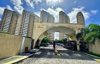 Imagem: O apartamento possui 2 Dormitórios, 2 Banheiros, 1 Vaga na