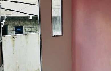 Imagem: A casa possui 1 Dormitório, 1 Banheiro e 55m² de Área e está