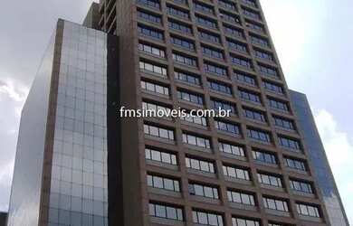 Imagem: O depósito para alugar possui 5 Vagas na garagem e 519m² de