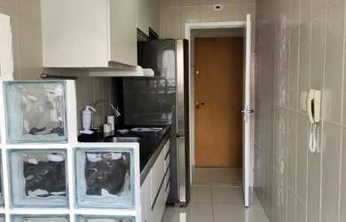 Imagem: O apartamento possui 1 Dormitório, 1 Banheiro, 1 Vaga na garagem