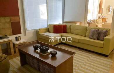 Imagem: A casa em condomínio possui 4 Dormitórios, 5 Banheiros, 5