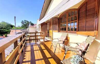 Imagem: A casa em condomínio possui 3 Dormitórios, 2 Banheiros, 1