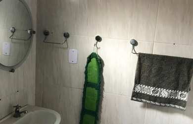 Imagem: A casa possui 3 Dormitórios, 1 Banheiro, 3 Vagas na garagem