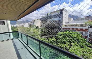 Imagem: O apartamento na cobertura possui 3 Dormitórios, 5 Banheiros