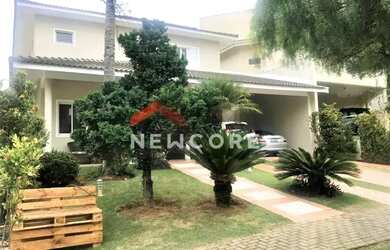 Imagem: A casa em condomínio possui 4 Dormitórios, 5 Banheiros, 4