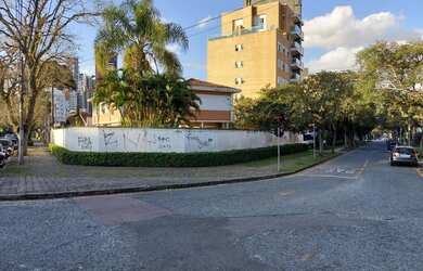 Imagem: O terreno está localizado em Alto da Glória, Curitiba à venda