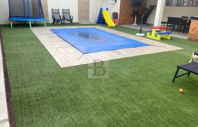 Imagem: A casa possui 3 Dormitórios, 4 Banheiros, 1 Vaga na garagem