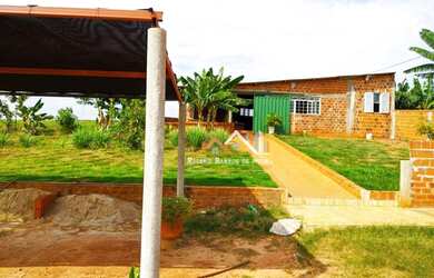 Imagem: A chácara possui 2.000m² de Área e está localizado em Regente