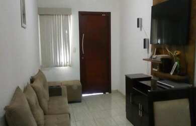 Imagem: A casa possui 2 Dormitórios, 1 Banheiro, 1 Vaga na garagem