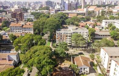Imagem: O terreno possui 361m² de Área e está localizado em Mercês