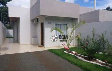 Imagem: A casa possui 2 Dormitórios, 2 Banheiros, 2 Vagas na garagem