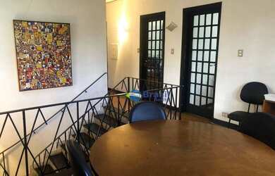 Imagem: O depósito possui 5 Vagas na garagem, 500m² de Área e está