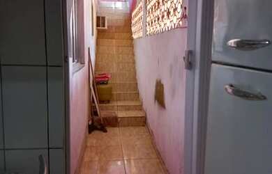 Imagem: A casa possui 1 Dormitório, 1 Banheiro, 100m² de Área e