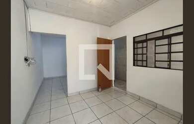 Imagem: A casa possui 1 Dormitório, 1 Banheiro, 45m² de Área e está