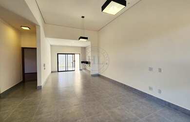 Imagem: A casa possui 3 Dormitórios, 4 Banheiros, 4 Vagas na garagem