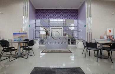 Imagem: O depósito possui 5 Vagas na garagem, 1.799m² de Área e