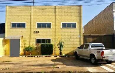 Imagem: O depósito possui 5 Vagas na garagem, 580m² de Área e está